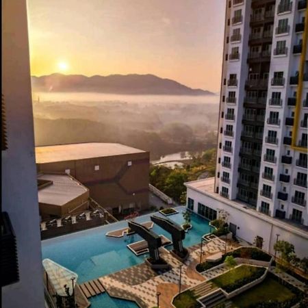 Mesahill Nilai 2 Room Condo - Fast Wifi, Amazing Pool & Tv Exterior photo