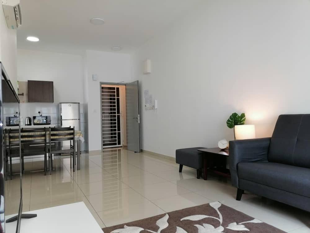 Mesahill Nilai 2 Room Condo - Fast Wifi, Amazing Pool & Tv Exterior photo