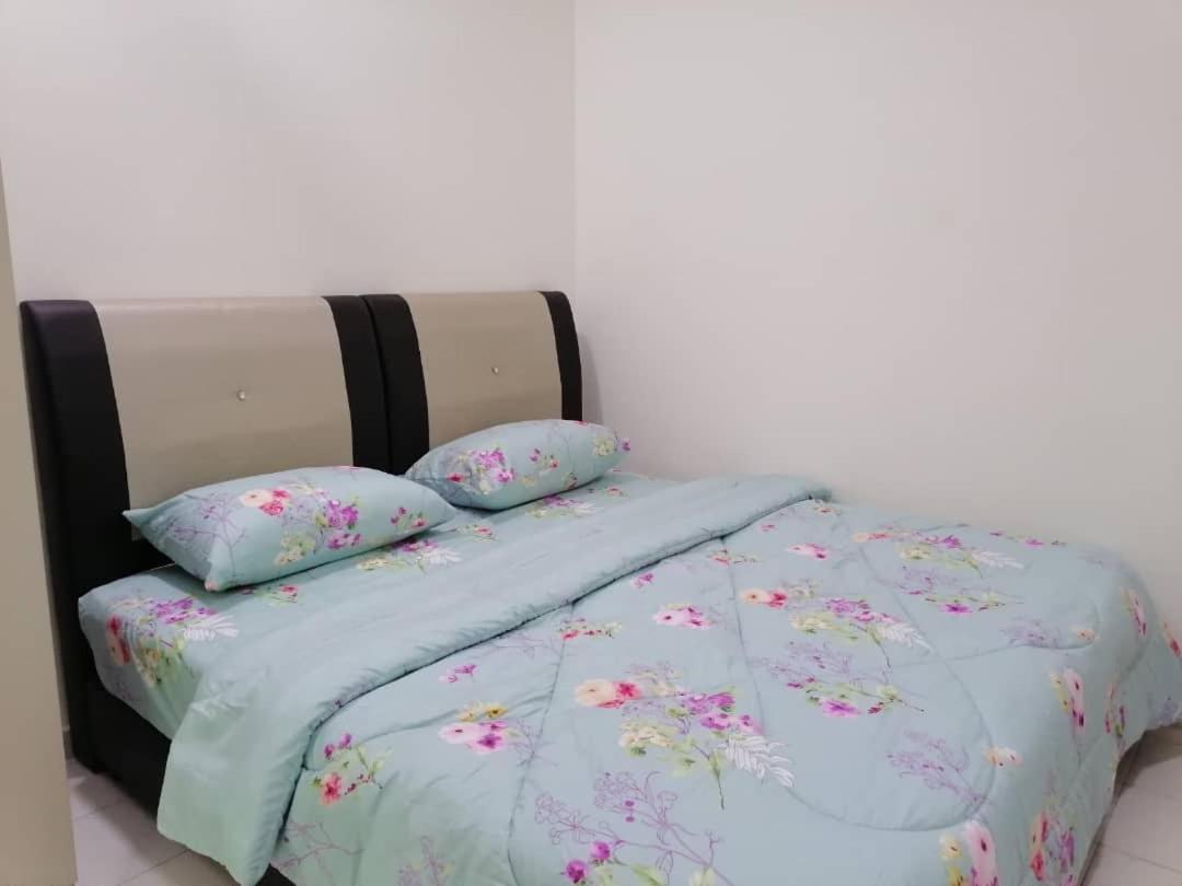 Mesahill Nilai 2 Room Condo - Fast Wifi, Amazing Pool & Tv Exterior photo