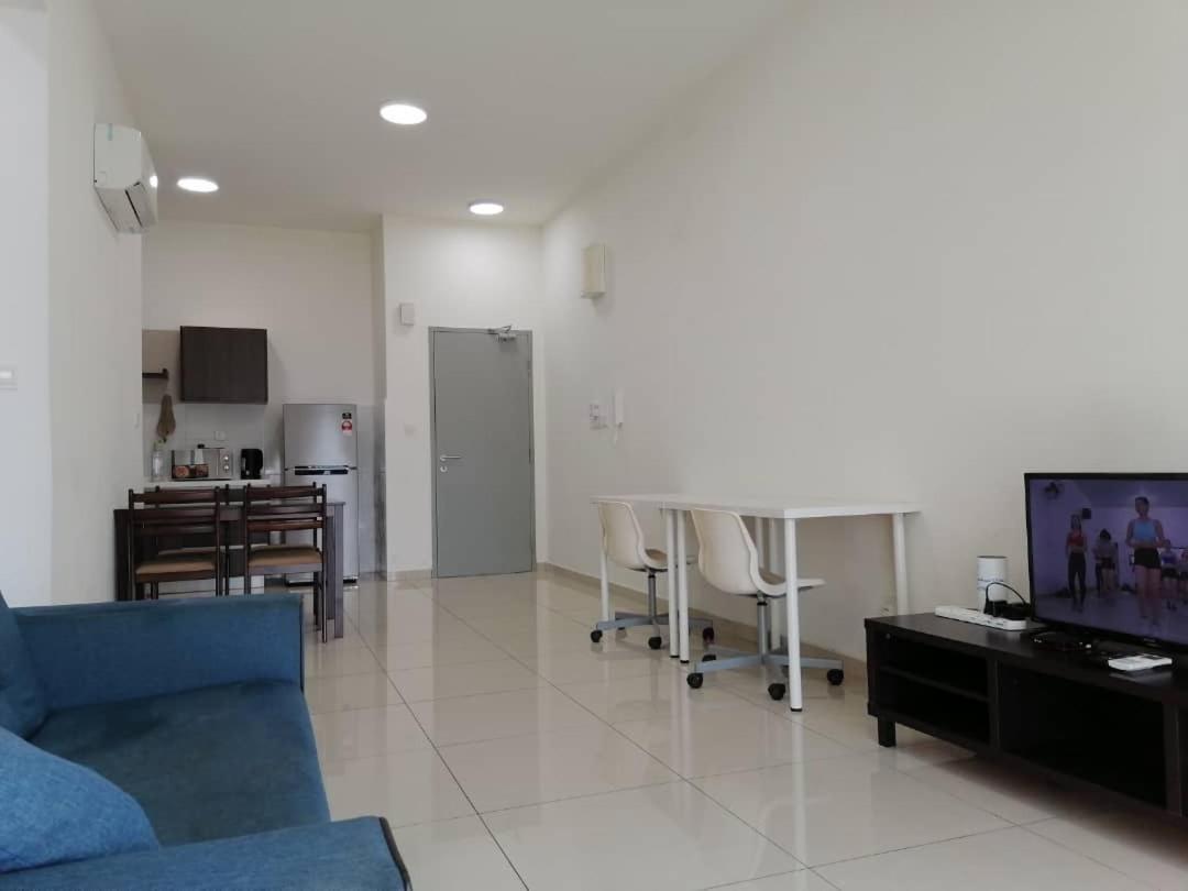Mesahill Nilai 2 Room Condo - Fast Wifi, Amazing Pool & Tv Exterior photo